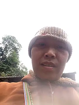 Snapshot of Lai005 chatting on 12-16-25, 03:44 Lai005 online show from 12-16-25, 03:44