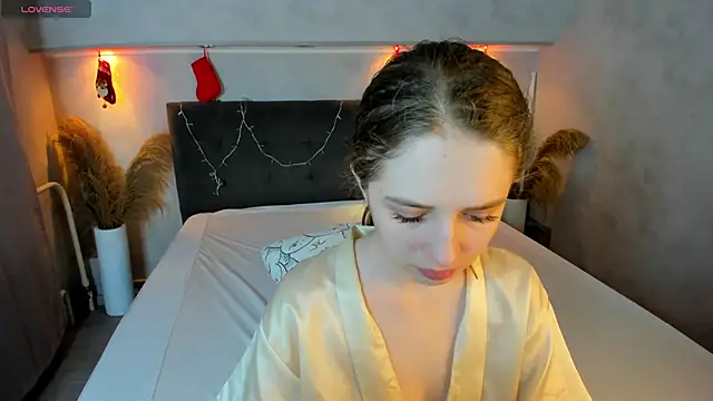 Camilla Kelly online show from 02-12-26, 01:22