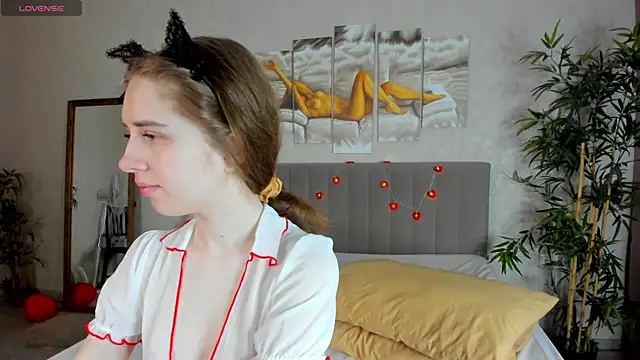 Camilla Kelly online show from 02-18-26, 01:12