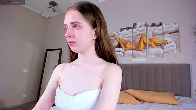 Camilla Kelly online show from 04-06-26, 01:14