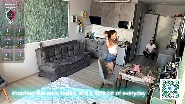 Snapshot of VelvetMiley chatting on 04-25-26, 01:41 VelvetMiley online show from 04-25-26, 01:41