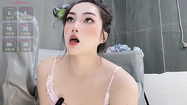 Snapshot of K1oO chatting on 10-23-25, 01:27 K1oO online show from 10-23-25, 01:27