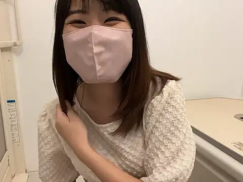 Snapshot of sora_033 chatting on 09-20-25, 04:19 sora 033 online show from 09-20-25, 04:19