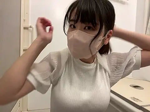 Snapshot of sora_033 chatting on 09-28-25, 03:17 sora 033 online show from 09-28-25, 03:17