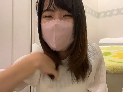 Snapshot of sora_033 chatting on 10-04-25, 04:27 sora 033 online show from 10-04-25, 04:27