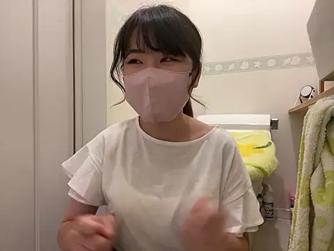 Snapshot of sora_033 chatting on 10-09-25, 03:32 sora 033 online show from 10-09-25, 03:32