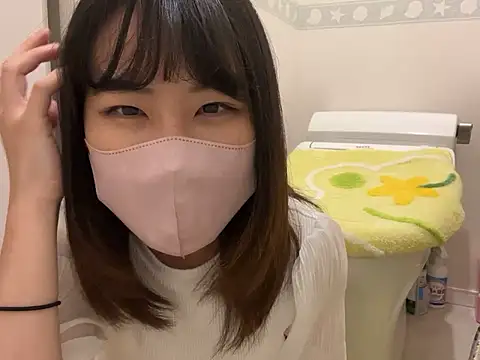 Snapshot of sora_033 chatting on 10-18-25, 04:19 sora 033 online show from 10-18-25, 04:19