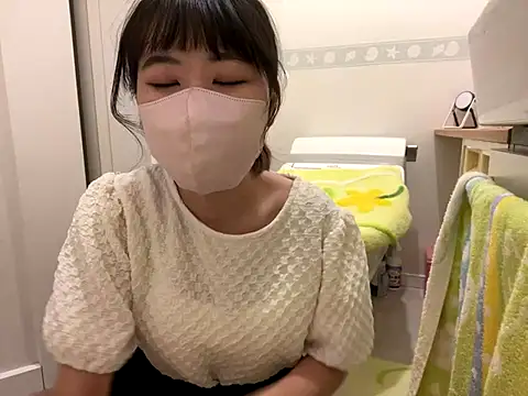 Snapshot of sora_033 chatting on 10-28-25, 03:14 sora 033 online show from 10-28-25, 03:14