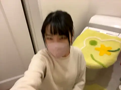 Snapshot of sora_033 chatting on 11-20-25, 03:23 sora 033 online show from 11-20-25, 03:23