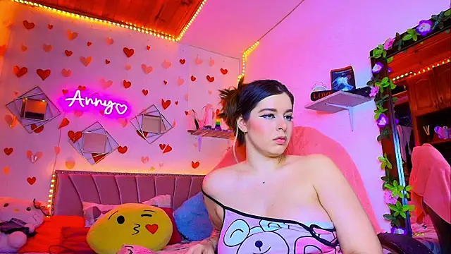 Snapshot of Anny_Hurtado chatting on 09-28-25, 06:19 Anny Hurtado online show from 09-28-25, 06:19