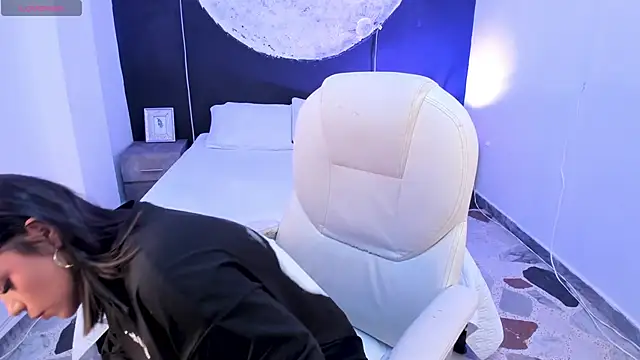 Snapshot of ShaniaDaniels chatting on 09-24-25, 09:29 ShaniaDaniels online show from 09-24-25, 09:29