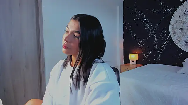 Snapshot of ShaniaDaniels chatting on 10-14-25, 09:04 ShaniaDaniels online show from 10-14-25, 09:04