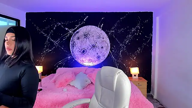 Snapshot of ShaniaDaniels chatting on 10-18-25, 09:15 ShaniaDaniels online show from 10-18-25, 09:15