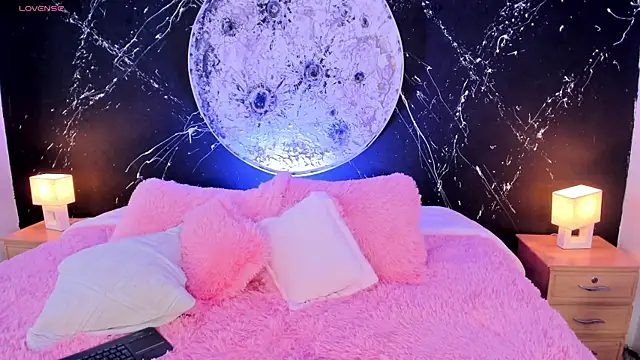 Snapshot of ShaniaDaniels chatting on 11-02-25, 09:39 ShaniaDaniels online show from 11-02-25, 09:39