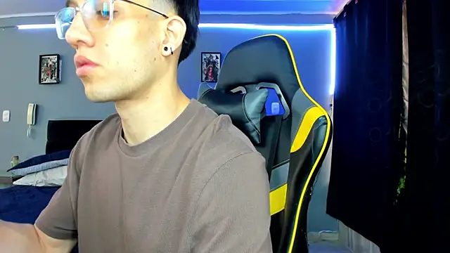 alexgiraldo   online show from 09-12-25, 12:49