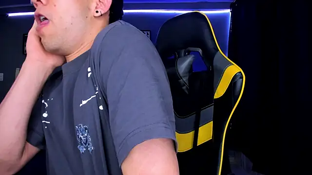 alexgiraldo   online show from 09-15-25, 10:59