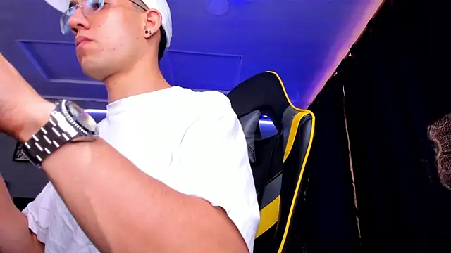 alexgiraldo   online show from 09-21-25, 01:46