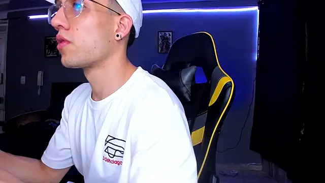 alexgiraldo   online show from 09-27-25, 08:47