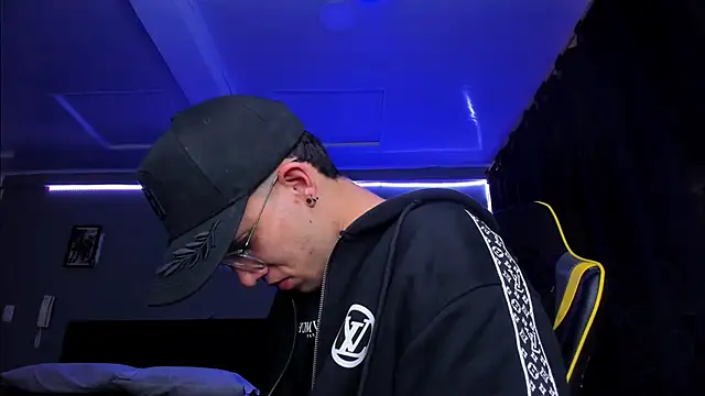 alexgiraldo   online show from 11-03-25, 11:33