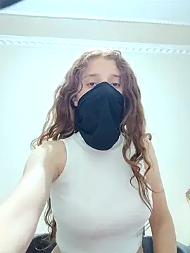 Snapshot of Arora07 chatting on 10-05-25, 07:23 Arora07 online show from 10-05-25, 07:23