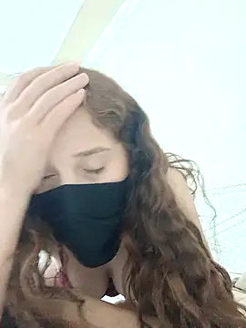 Snapshot of Arora07 chatting on 10-15-25, 11:38 Arora07 online show from 10-15-25, 11:38