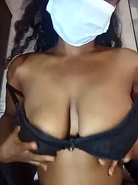 Snapshot of MickMicky chatting on 10-15-25, 03:28 MickMicky online show from 10-15-25, 03:28