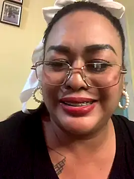 Snapshot of EmmaKantutera chatting on 11-13-25, 04:11 EmmaKantutera online show from 11-13-25, 04:11