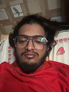 Snapshot of seenu2101 chatting on 10-29-25, 04:15 seenu2101 online show from 10-29-25, 04:15