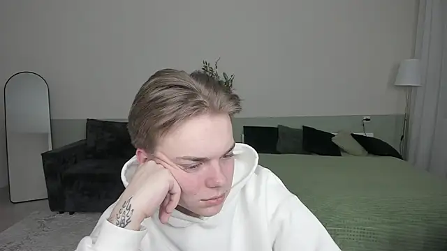 Mallfoyy online show from 07-16-26, 01:06