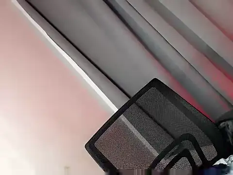 Snapshot of your_hottest_kim chatting on 10-26-25, 03:23 your hottest kim online show from 10-26-25, 03:23