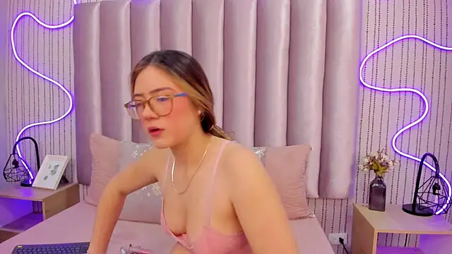 SamanthaPeachss online show from 11-21-25, 11:53