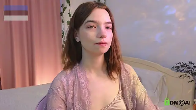 Snapshot of Evi_Brook chatting on 11-12-25, 08:37 Evi Brook online show from 11-12-25, 08:37