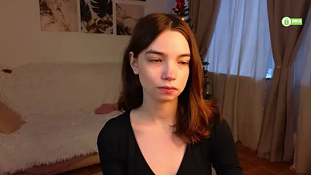 Snapshot of Evi_Brook chatting on 12-15-25, 11:36 Evi Brook online show from 12-15-25, 11:36