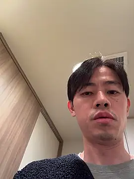 Snapshot of iiiviviii chatting on 12-05-25, 04:36 iiiviviii online show from 12-05-25, 04:36