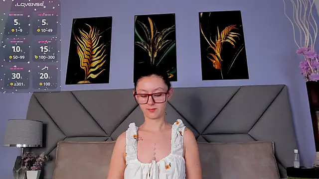 Snapshot of samara_goals chatting on 11-25-25, 01:00 samara goals online show from 11-25-25, 01:00