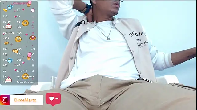 Snapshot of mike_black_22 chatting on 09-15-25, 06:19 mike black 22 online show from 09-15-25, 06:19