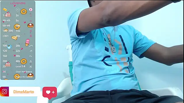 Snapshot of mike_black_22 chatting on 10-05-25, 04:27 mike black 22 online show from 10-05-25, 04:27