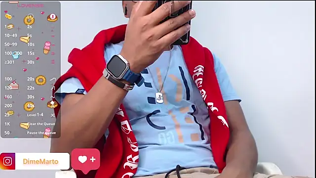 Snapshot of mike_black_22 chatting on 10-20-25, 06:52 mike black 22 online show from 10-20-25, 06:52