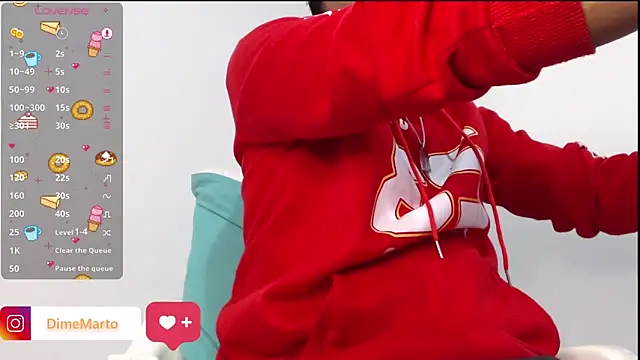 Snapshot of mike_black_22 chatting on 10-21-25, 01:56 mike black 22 online show from 10-21-25, 01:56