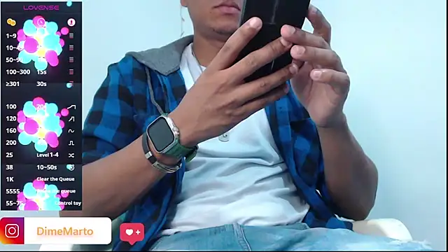 Snapshot of mike_black_22 chatting on 06-19-26, 04:11 mike black 22 online show from 06-19-26, 04:11
