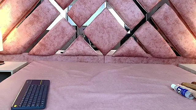 Snapshot of SkarlettAry chatting on 11-13-25, 02:49 SkarlettAry online show from 11-13-25, 02:49