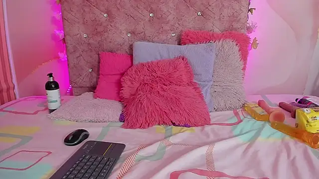 Mila grace  online show from 10-07-25, 06:38