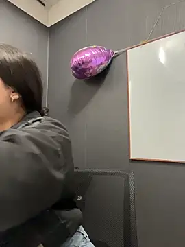 Alyha Cortes online show from 02-17-26, 01:18