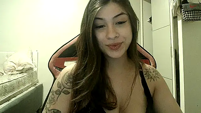 Snapshot of Becca_B chatting on 11-15-25, 10:37 Becca B online show from 11-15-25, 10:37