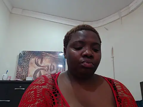 Snapshot of VoluptuousXX5 chatting on 09-23-25, 07:33 VoluptuousXX5 online show from 09-23-25, 07:33