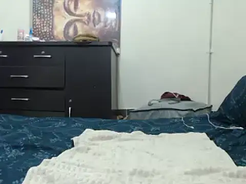 Snapshot of VoluptuousXX5 chatting on 10-10-25, 04:55 VoluptuousXX5 online show from 10-10-25, 04:55