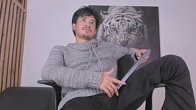 Snapshot of DimitriDeluxe chatting on 10-16-25, 07:48 DimitriDeluxe online show from 10-16-25, 07:48