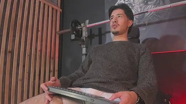 Snapshot of DimitriDeluxe chatting on 11-27-25, 07:05 DimitriDeluxe online show from 11-27-25, 07:05