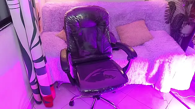 Snapshot of kathie_lozada chatting on 09-18-25, 03:52 kathie lozada online show from 09-18-25, 03:52