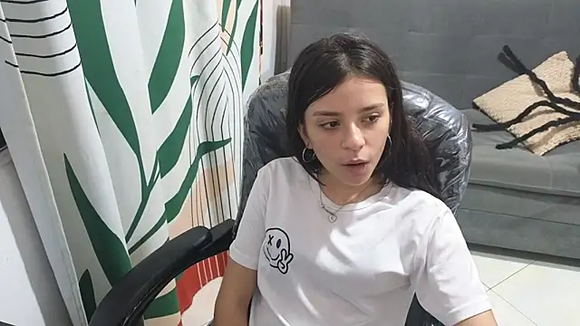 Snapshot of kathie_lozada chatting on 10-07-25, 04:31 kathie lozada online show from 10-07-25, 04:31